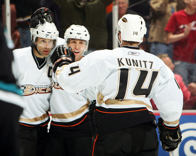 ＜06-07NHL＞ダックス シュートアウトの末シャークスに敗れる - 米国