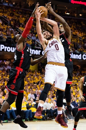 王者キャブスとロケッツ、カンファレンス準決勝で先勝