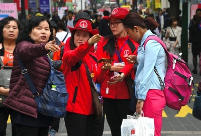 中国人観光客の韓国離れ続く、関係修復合意後も目立った回復なし