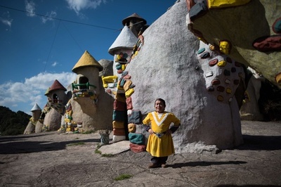 低身長の人々が熱演、中国「小矮人帝国」