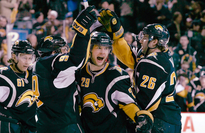 セイバーズ ブラックホークスを降しシーズン16勝目