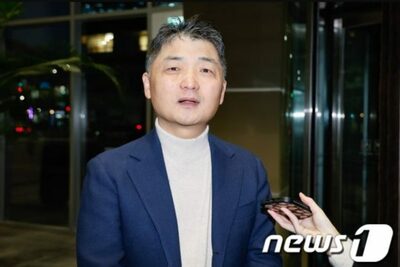 韓国ネット大手の象徴的人物、17年ぶりにひげ剃った…「事業の原点見直す」