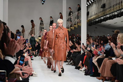 「トッズ」19/20年秋冬