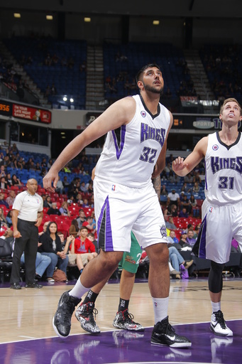 キングスがブラーと契約、NBA史上初のインド系選手誕生