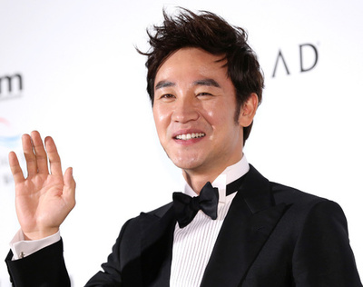 俳優オム・テウン、バレリーナと結婚