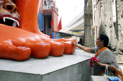 ニューデリー最大のヒンズー教神猿像が完成 - インド