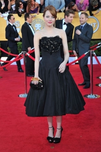 第18回映画俳優組合賞レッドカーペットのドレスをチェック