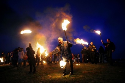火で悪霊退散、ブルガリア
