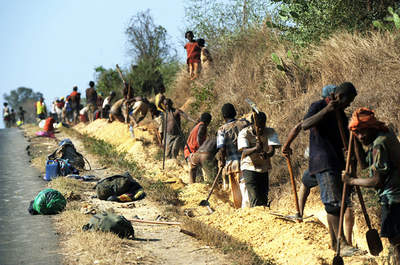 マダガスカルで地下光ケーブル敷設準備、海底通じ大陸や欧州へ接続