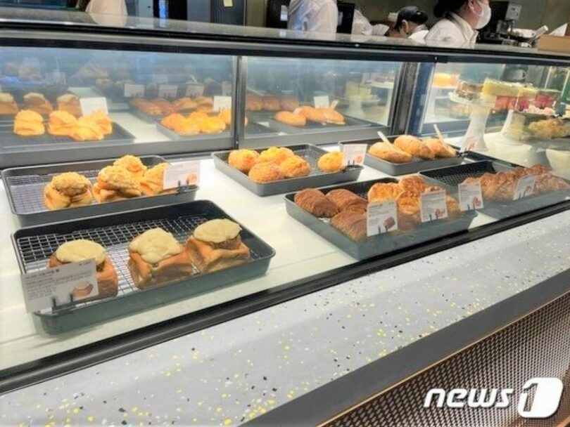 注文台の上板は捨てられるタンブラーを活用して作られた(c)news1