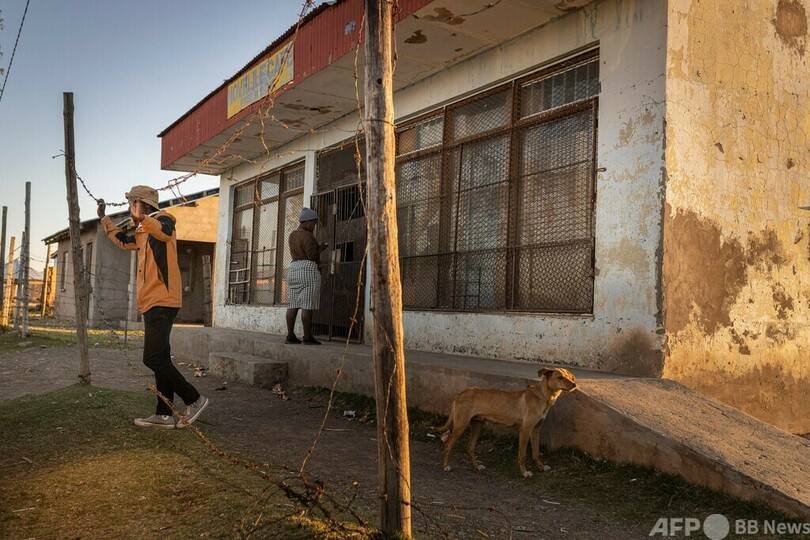 南ア「死の村」 高齢者狙う連続殺人事件