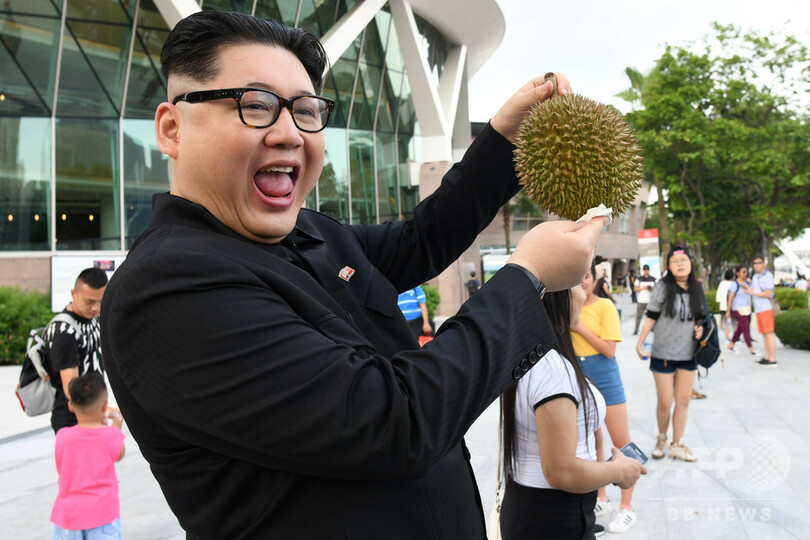 【写真特集】雰囲気はまるで本物、金正恩氏のそっくりさん「ハワードX」