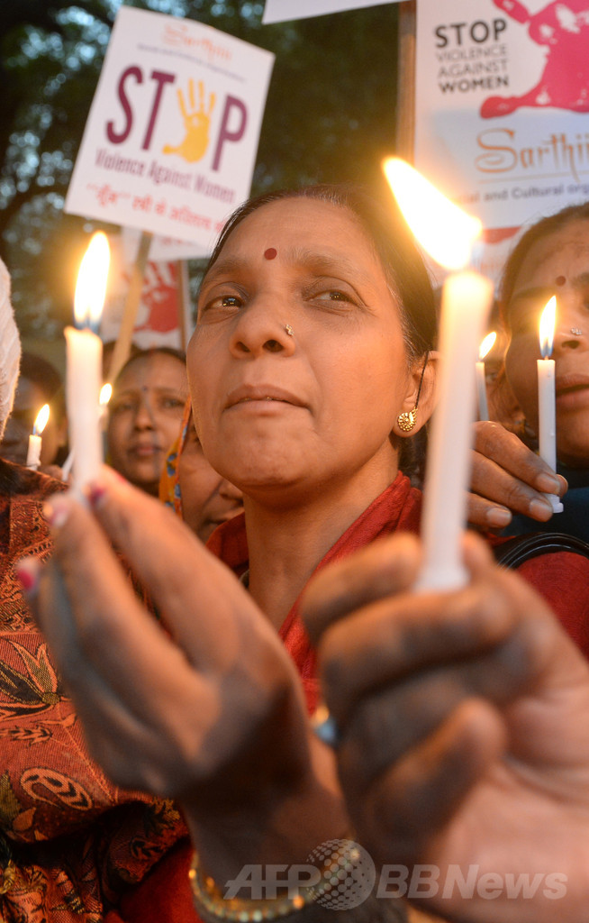 印女性集団暴行死事件から１年、各地で追悼