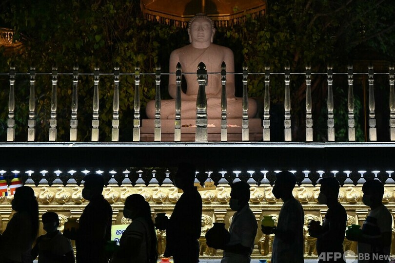 【今日の1枚】満月祭に祈る スリランカ