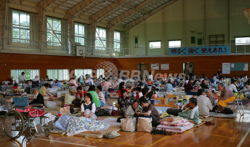 数千人が避難所へ、新潟県中越沖地震 写真11枚 国際ニュース：AFPBB News
