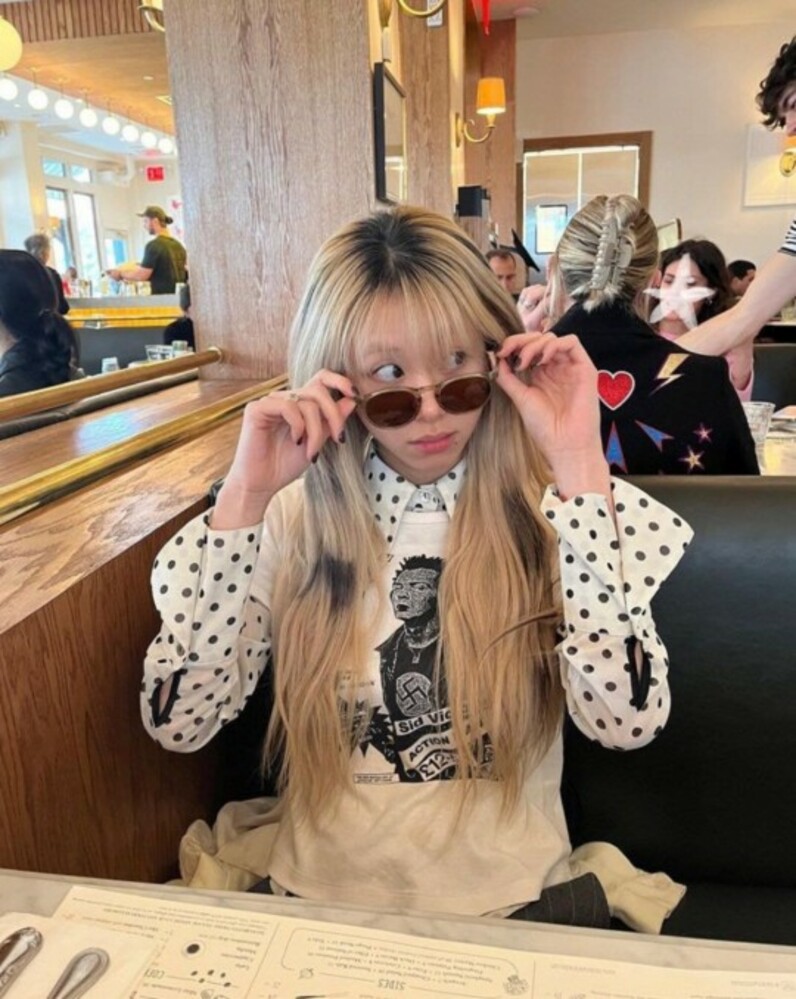 韓流アイドルがTシャツに「ナチス」の模様…「理解していませんでした