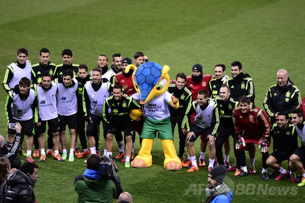 【ロナぅーじょさん専用】イタリア代表 +スペイン代表　Ｍsize イタリア代表との親善試合へ向けて練習を行うスペイン代表 写真20枚