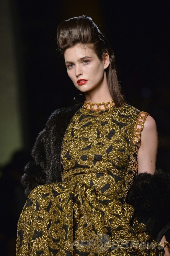 「ひげ面の女装歌手」も登場、J.P.ゴルチエ14/15年秋冬オートクチュール