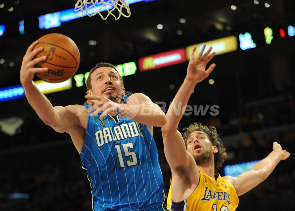 レイカーズ コービーの活躍でマジックに先勝、NBAファイナル 写真30枚