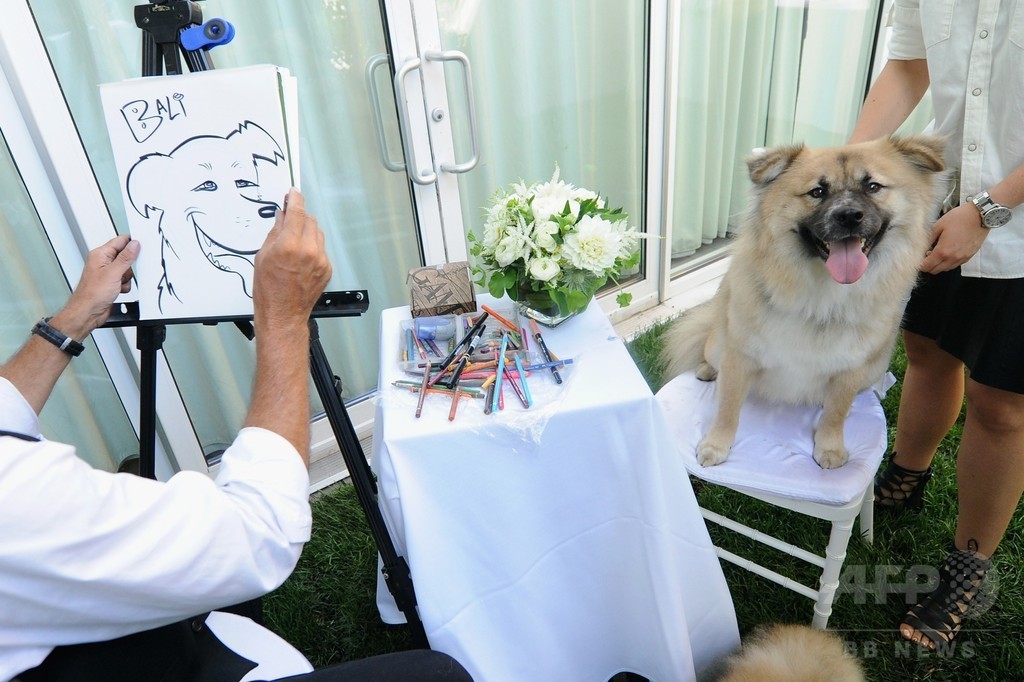 アリアナ・グランデの愛犬も登場！「コーチ」新キャンペーンイベント
