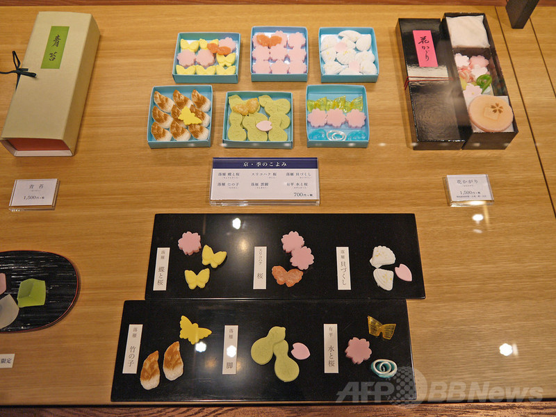 老舗和菓子店「鶴屋吉信 東京店」がコレド室町3にオープン、イートインスペースも併設