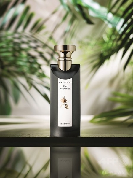 「ブルガリ」黒茶に着想を得た神秘的オーデコロン