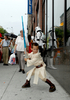ニューヨーク国際子ども映画祭（New York International Children&apos;s Film Festival）で開催されたアニメ映画『スター・ウォーズ/クローン・ウォーズ（Star Wars: The Clone Wars）』の特別上映会に登場した、キャラクターに扮する子ども（2008年8月10日撮影）。(c)AFP/Getty Images/Joe Corrigan