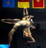 国家水泳センター（Beijing National Aquatics Centre） で飛び込みの練習をする選手（多重露光、2008年8月9日撮影）。(c)AFP/MARTIN BUREAU