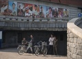 北朝鮮の首都・平壌で開かれた第15回平壌国際映画祭の会場周辺に貼られた映画のポスター（2016年9月23日撮影）。(c)AFP/Ed Jones