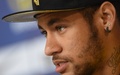 ブラジル代表のキャンプ地テレゾポリス（Teresopolis）で記者会見に臨むネイマール（Neymar da Silva Santos Junior、2014年7月10日撮影）。(c)AFP/VANDERLEI ALMEIDA