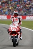世界ロードレース選手権第8戦オランダGP、Moto2クラス決勝。優勝を喜ぶ出光ホンダの中上貴晶（2016年6月26日撮影）。(c)AFP/ANP/Bas Czerwinski