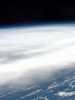 2008年8月18日、米中央部夏時間正午（日本時間19日午前2時）ごろ、スペースシャトル・エンデバー（Endeavour）乗組員が撮影したハリケーン「ディーン（Dean）」。(c)AFP/NASA