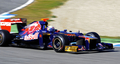 フォーミュラワン（F1、F1世界選手権）ヘレス合同テストは7日、ヘレス・レーストラック（Jerez Racetrack）で初日を迎え、2007年シーズンの年間王者でロータス（Lotus F1 Team）のキミ・ライコネン（Kimi Raikkonen）がトップタイムを記録した。

テスト走行で4番手となるベストラップ1分20秒496（54周）を記録したレッドブル（Red Bull）のマーク・ウェーバー（Mark Webber、2012年2月7日撮影）。(c)AFP/CRISTINA QUICLER&lt;a href=&quot;http://www.afpbb.com/article/sports/motor-sports/f-one/2856079/8425202&quot;&gt;&lt;b&gt;＜記事本文へ戻る＞&lt;/b&gt;&lt;/a&gt;