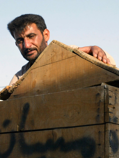 イラク南部で英・イラク軍とシーア派戦闘員が交戦、30人死亡