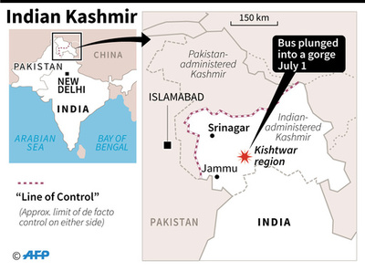 満員のバスが谷へ転落、35人死亡 インド北部