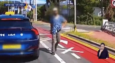 「誰かが追いかけてくる！ドア開けて」…脅かされた女性を乗せた信号待ちのバス運転手