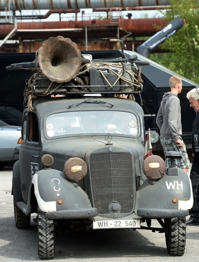 廃工場に往年のメルセデスベンツが集結 ドイツ
