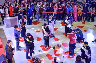 結婚相手に求めるのは「3高」でなく「三観」 中国の独身者