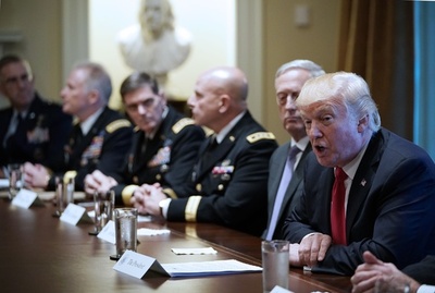 トランプ米大統領、「嵐の前の静けさ」 と謎めいた発言