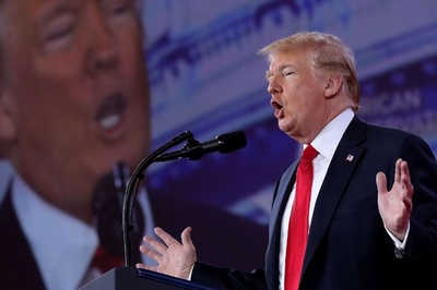 トランプ氏、「臆病者」と警官非難 乱射事件中に対応怠る