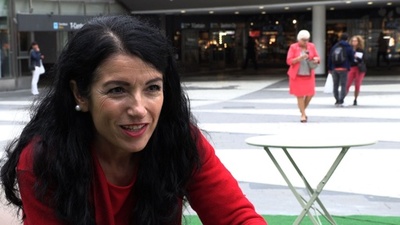 スウェーデンの移民受け入れ姿勢に喝、元クルド兵女性議員 総選挙を前に語る