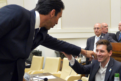 アルゼンチン代表とイタリア代表の謁見を受けた法王 「どちらを応援するか悩む」