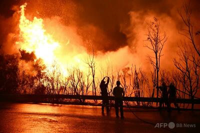 ギリシャ各地で大規模山火事、欧州は熱波で火災拡大