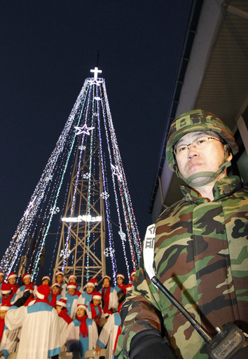 韓国、南北境界線そばの「クリスマスツリー」を解体
