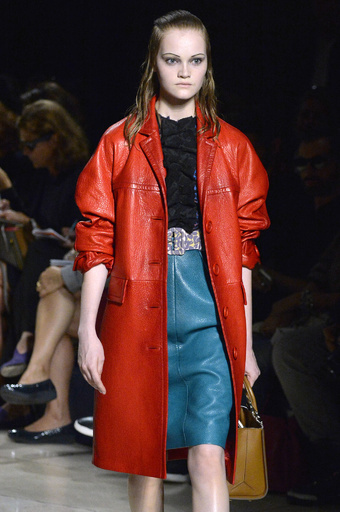 映画『フィメール・トラブル』をテーマに、「ミュウミュウ」15年春夏