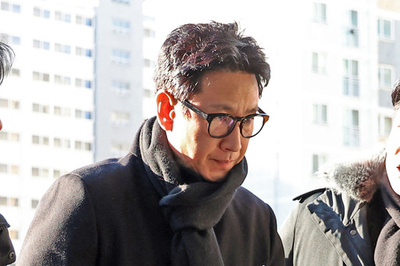 『パラサイト』俳優イ・ソンギュンさん、遺体で発見 自殺か