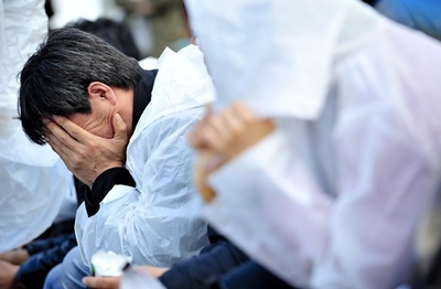 脱出指示ためらう乗員、交信記録で明らかに 韓国船沈没