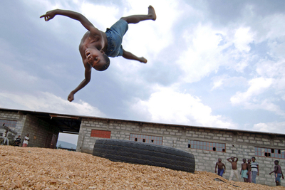学校へ通えない2000人の子供たち、職業訓練を受ける - コンゴ（旧ザイール）
