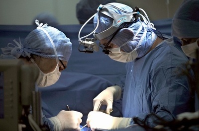 人工心臓で半年生き延びたチェコ男性、ドナー見つからず命尽きる