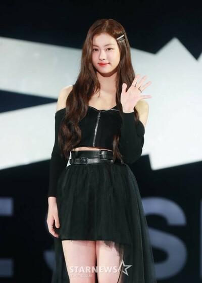 LE SSERAFIM、キム・ガラムと専属契約を解除…「今後5人で活動」 – KOREA WAVE